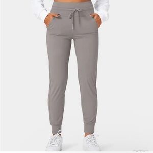 *BRAND NEW* Halara Cloudful Joggers